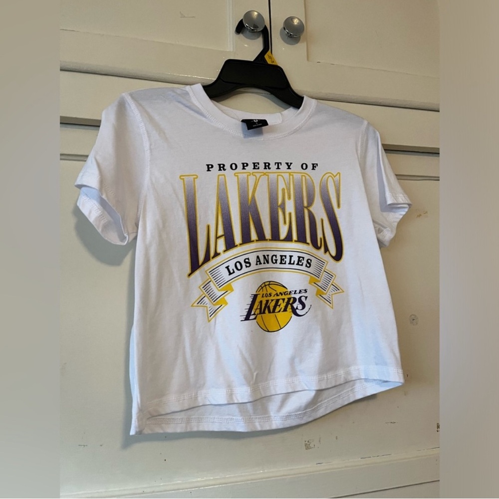 NBA White Short Sleeve Lakers Tee